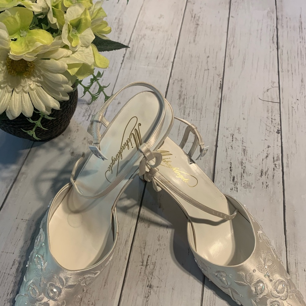 Shoes - Picture 5 of 7